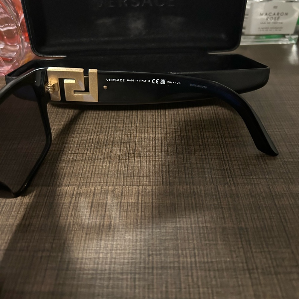 Versace Black and Gold Eyeglass Case - Picture 4 of 7